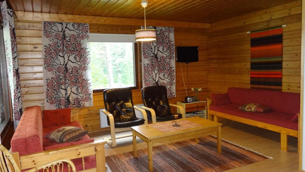 Tiirantuvat Villa Juankoski Buitenkant foto